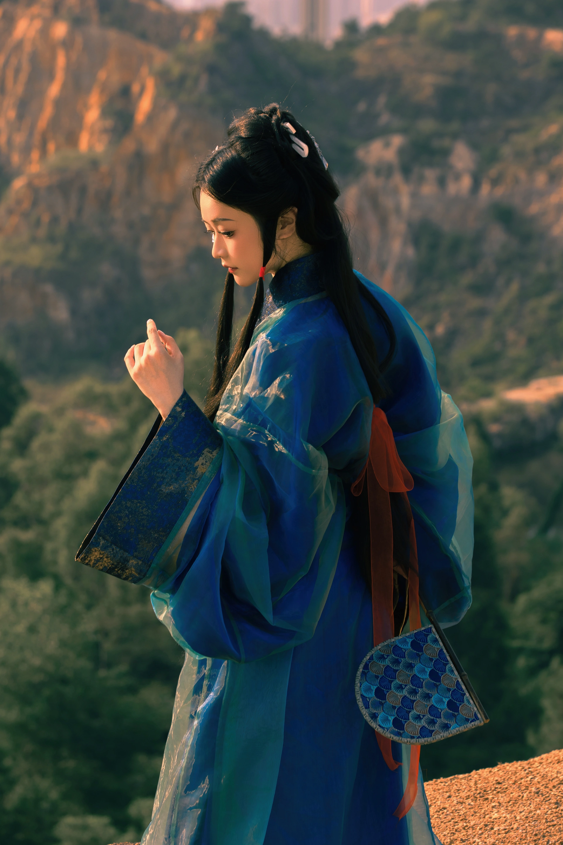 [YITUYU艺图语]2024.12.16 远山行 神赐杏杏 2